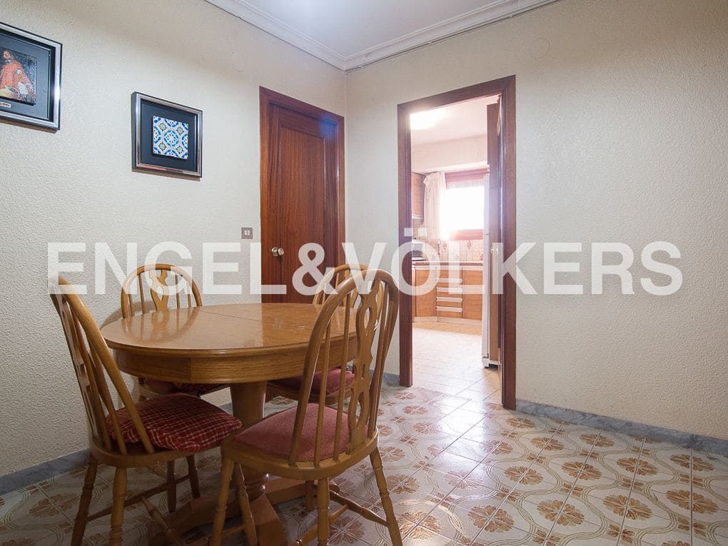 4 bedroom Apartment for sale in Vila-real - € 210,000 (Ref: 8234833)