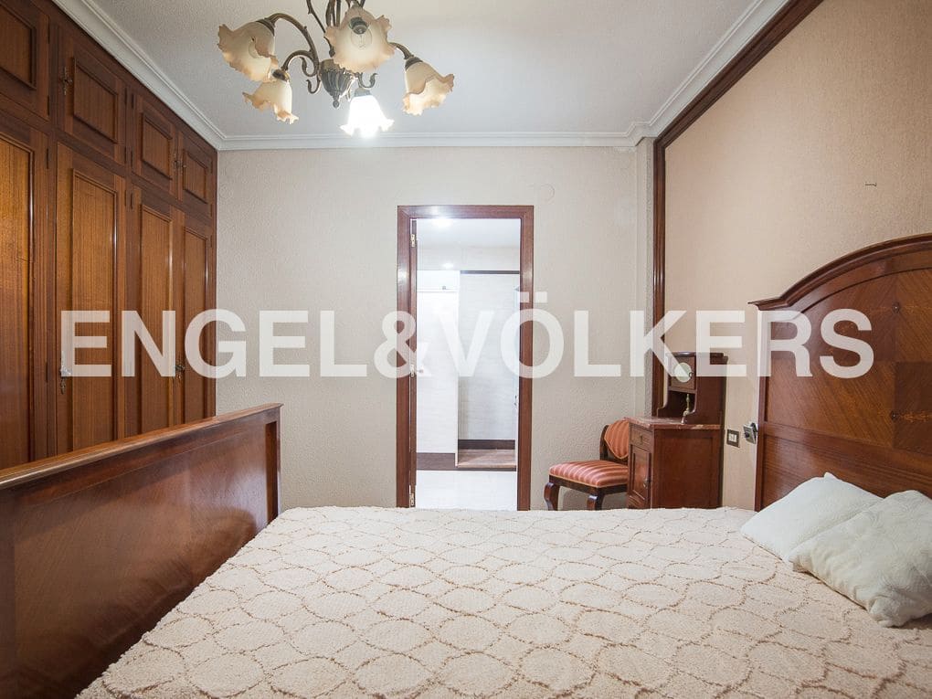 4 bedroom Apartment for sale in Vila-real - € 210,000 (Ref: 8234833)