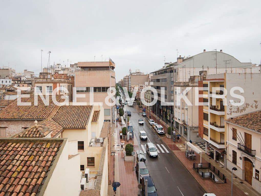 4 bedroom Apartment for sale in Vila-real - € 210,000 (Ref: 8234833)