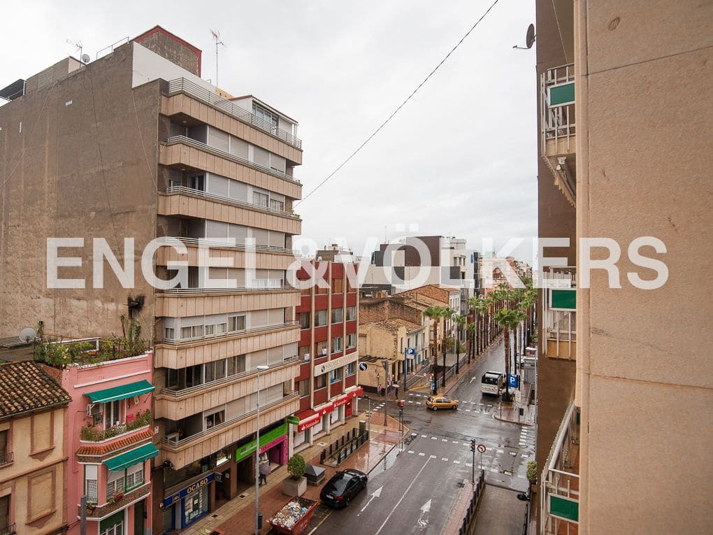 4 bedroom Apartment for sale in Vila-real - € 210,000 (Ref: 8234833)