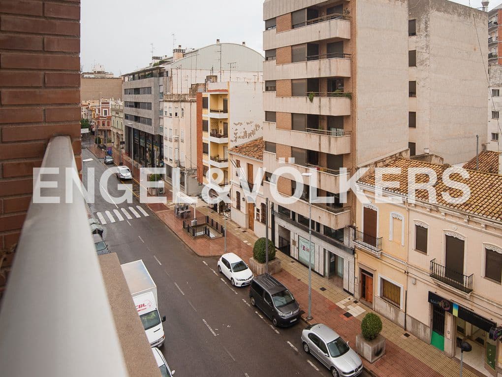 4 bedroom Apartment for sale in Vila-real - € 210,000 (Ref: 8234833)
