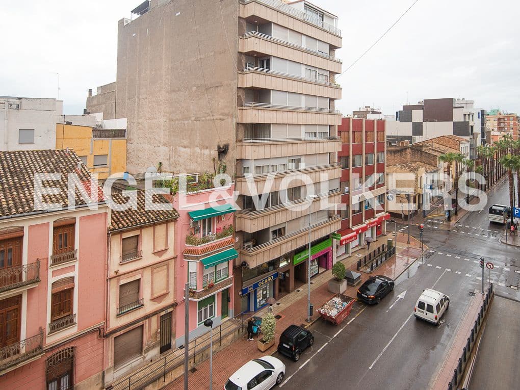 4 bedroom Apartment for sale in Vila-real - € 210,000 (Ref: 8234833)