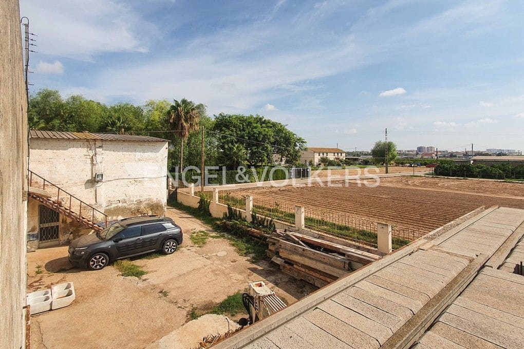 3 bedroom Flat for sale in Valencia city with garage - € 550,000 (Ref: 8234896)