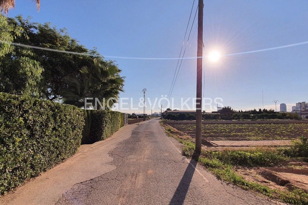 3 bedroom Flat for sale in Valencia city with garage - € 550,000 (Ref: 8234896)
