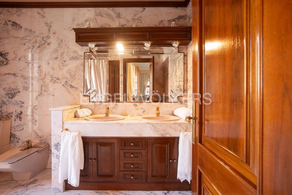 Casa de 4 habitaciones en Castelló de la Plana en venta con garaje - 650.000 € (Ref: 8234967)