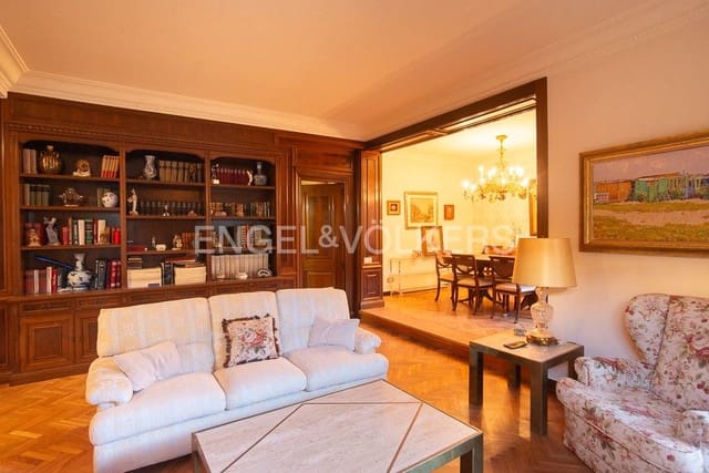 Casa de 4 habitaciones en Este, Castelló de la Plana en venta con garaje - 650.000 € (Ref: 8234967)