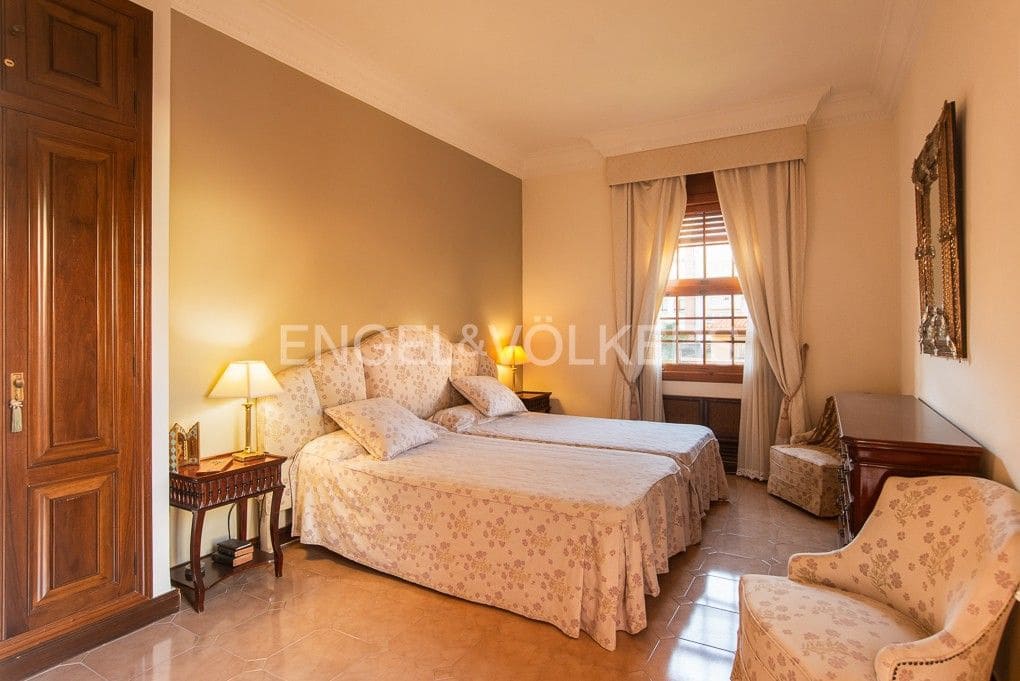 Casa de 4 habitaciones en Castelló de la Plana en venta con garaje - 650.000 € (Ref: 8234967)