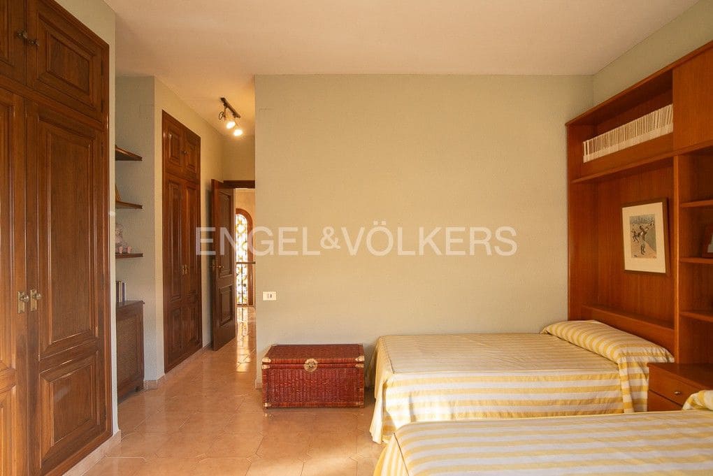 Casa de 4 habitaciones en Castelló de la Plana en venta con garaje - 650.000 € (Ref: 8234967)