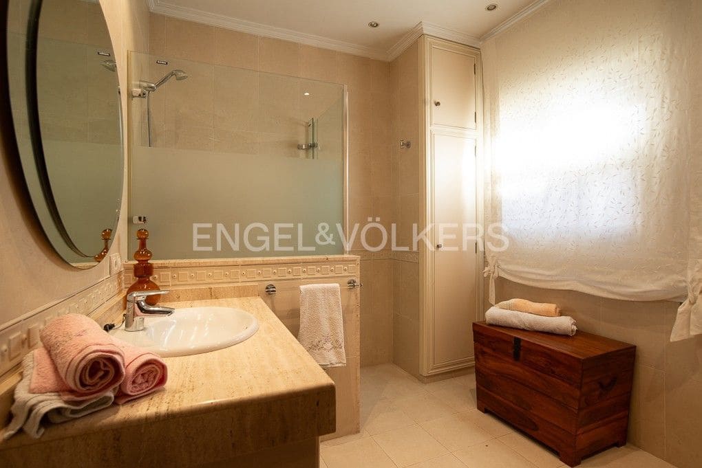 Casa de 4 habitaciones en Castelló de la Plana en venta con garaje - 650.000 € (Ref: 8234967)