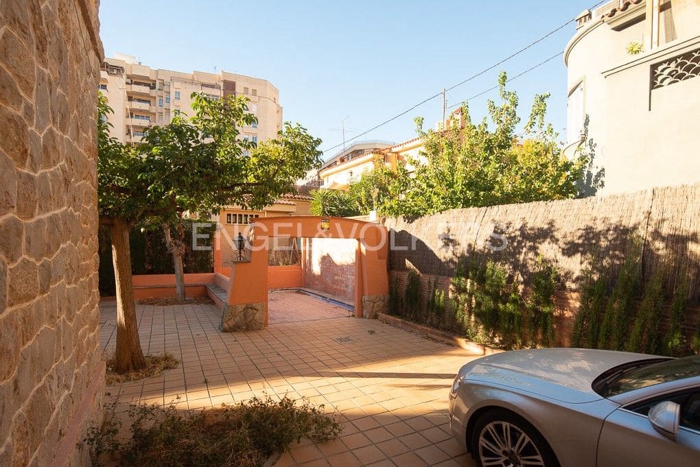 Casa de 4 habitaciones en Castelló de la Plana en venta con garaje - 650.000 € (Ref: 8234967)