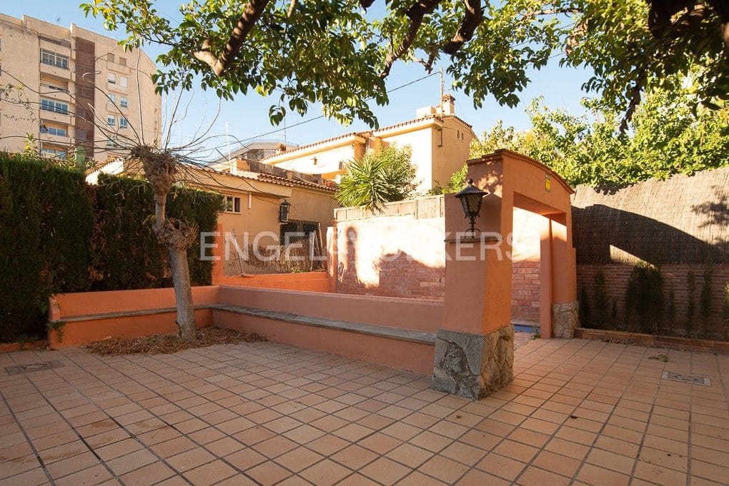 Casa de 4 habitaciones en Castelló de la Plana en venta con garaje - 650.000 € (Ref: 8234967)