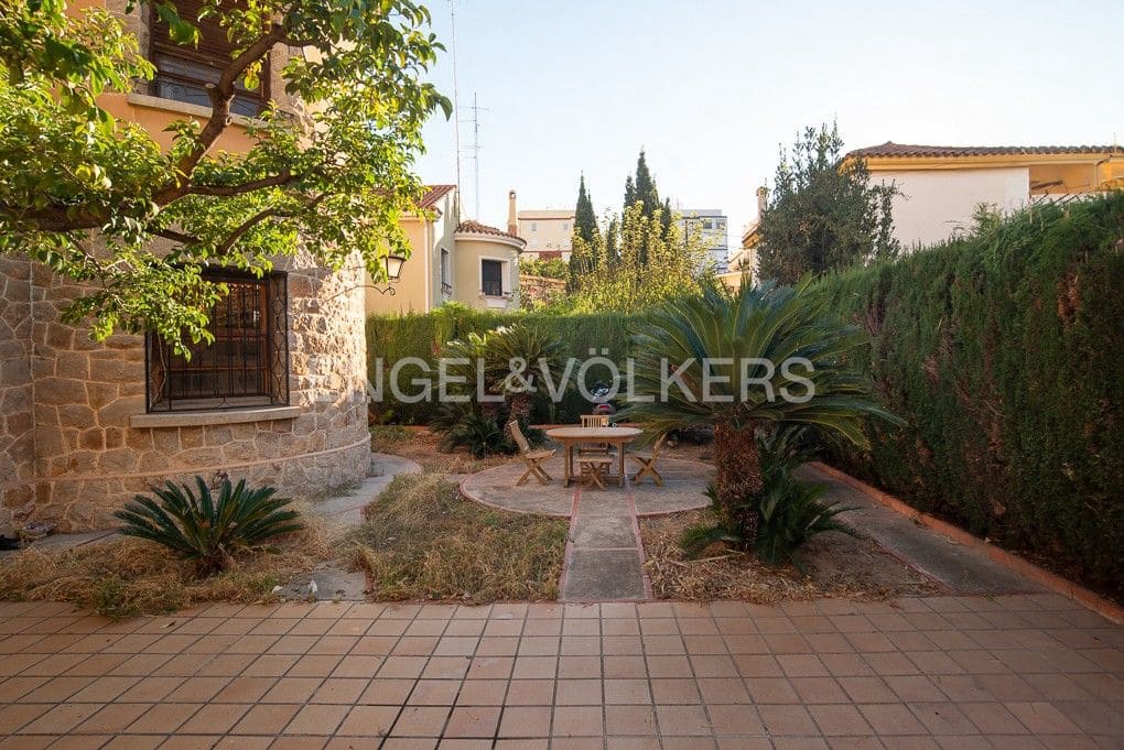 Casa de 4 habitaciones en Castelló de la Plana en venta con garaje - 650.000 € (Ref: 8234967)