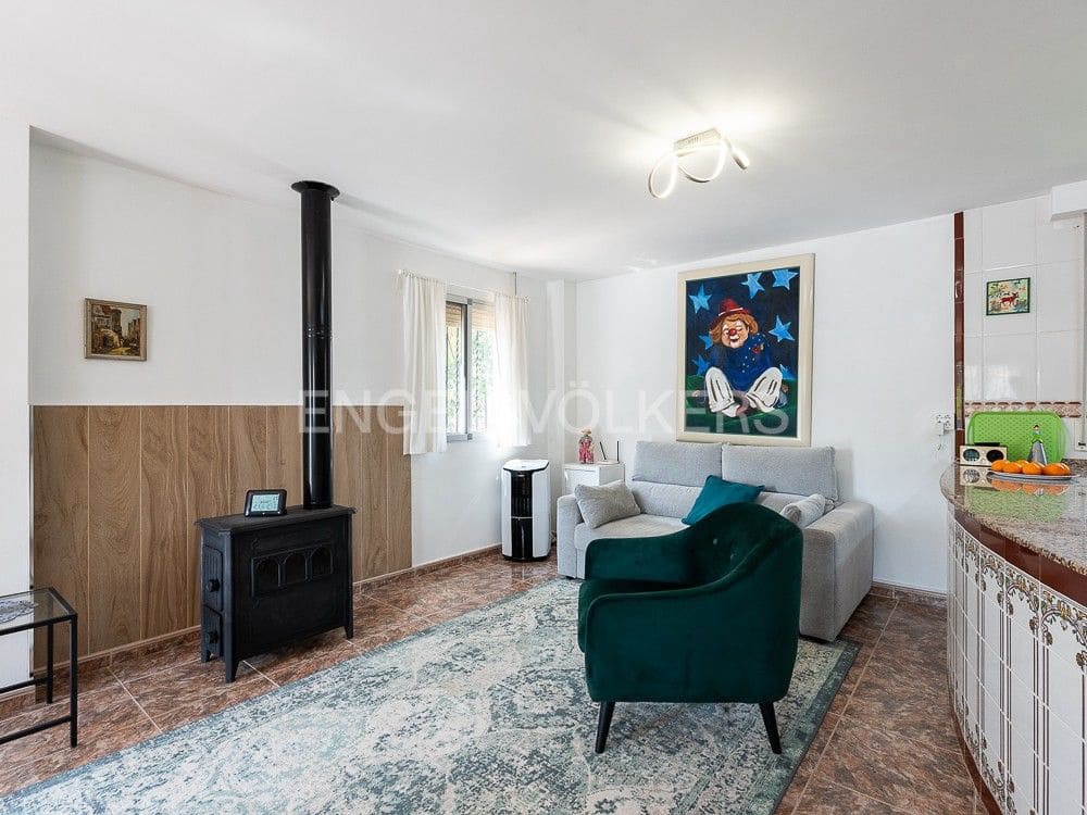 4 bedroom Semi-detached Villa for sale in Alberic with pool garage - € 355,000 (Ref: 8234976)