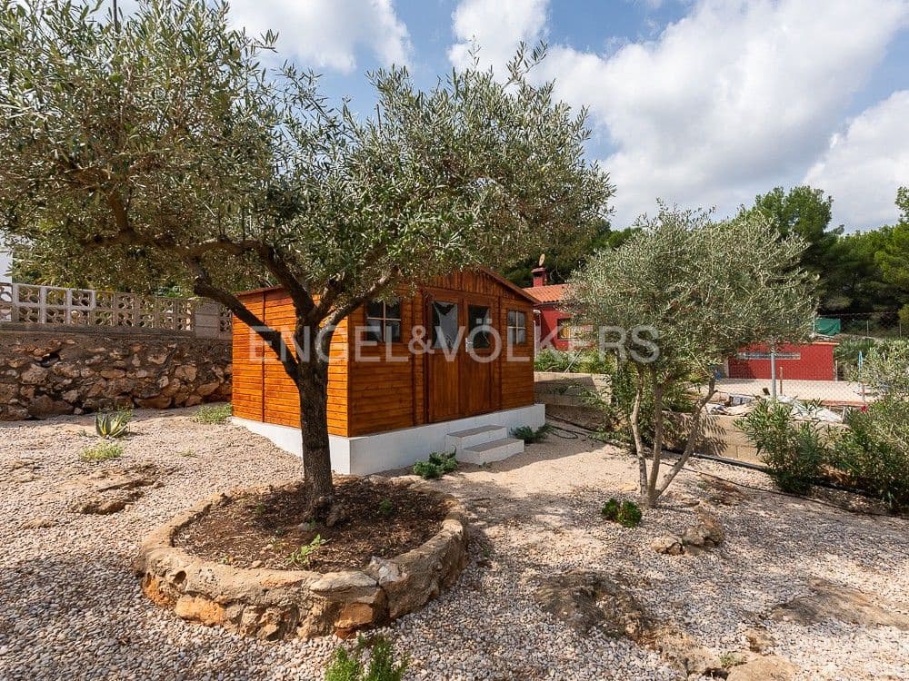 4 bedroom Semi-detached Villa for sale in Alberic with pool garage - € 355,000 (Ref: 8234976)