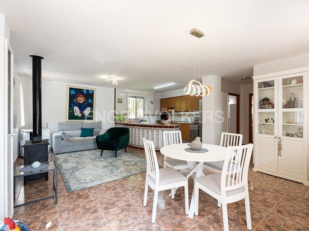 4 bedroom Semi-detached Villa for sale in Alberic with pool garage - € 355,000 (Ref: 8234976)