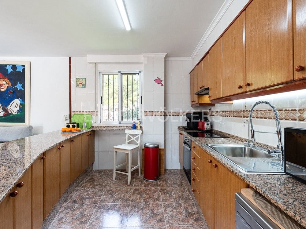 4 bedroom Semi-detached Villa for sale in Alberic with pool garage - € 355,000 (Ref: 8234976)