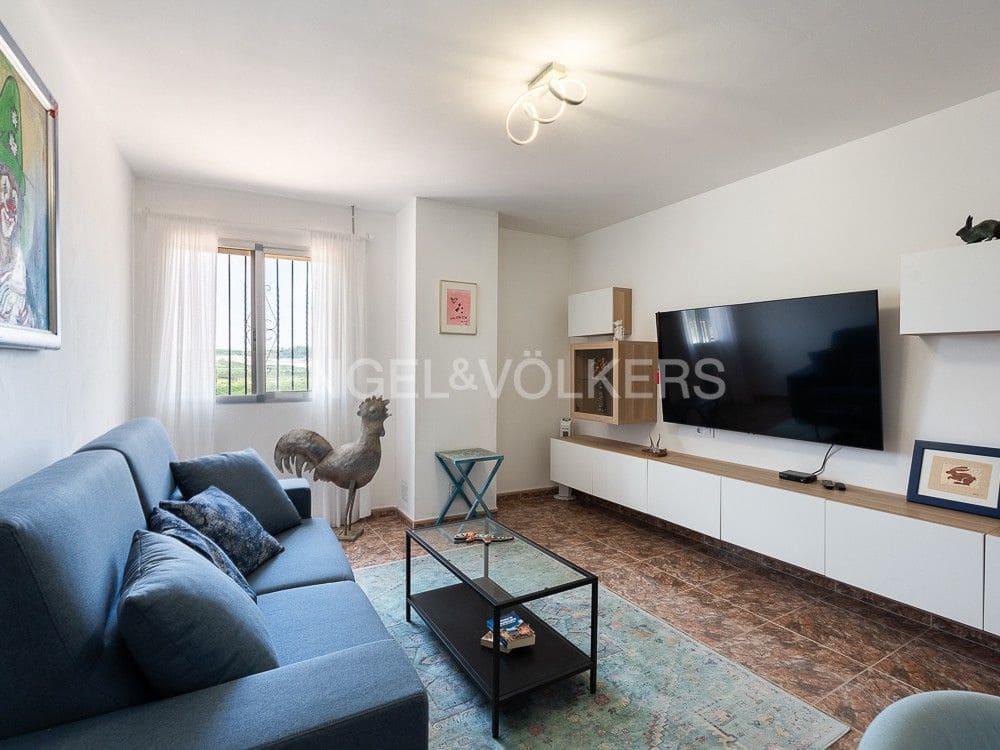 4 bedroom Semi-detached Villa for sale in Alberic with pool garage - € 355,000 (Ref: 8234976)