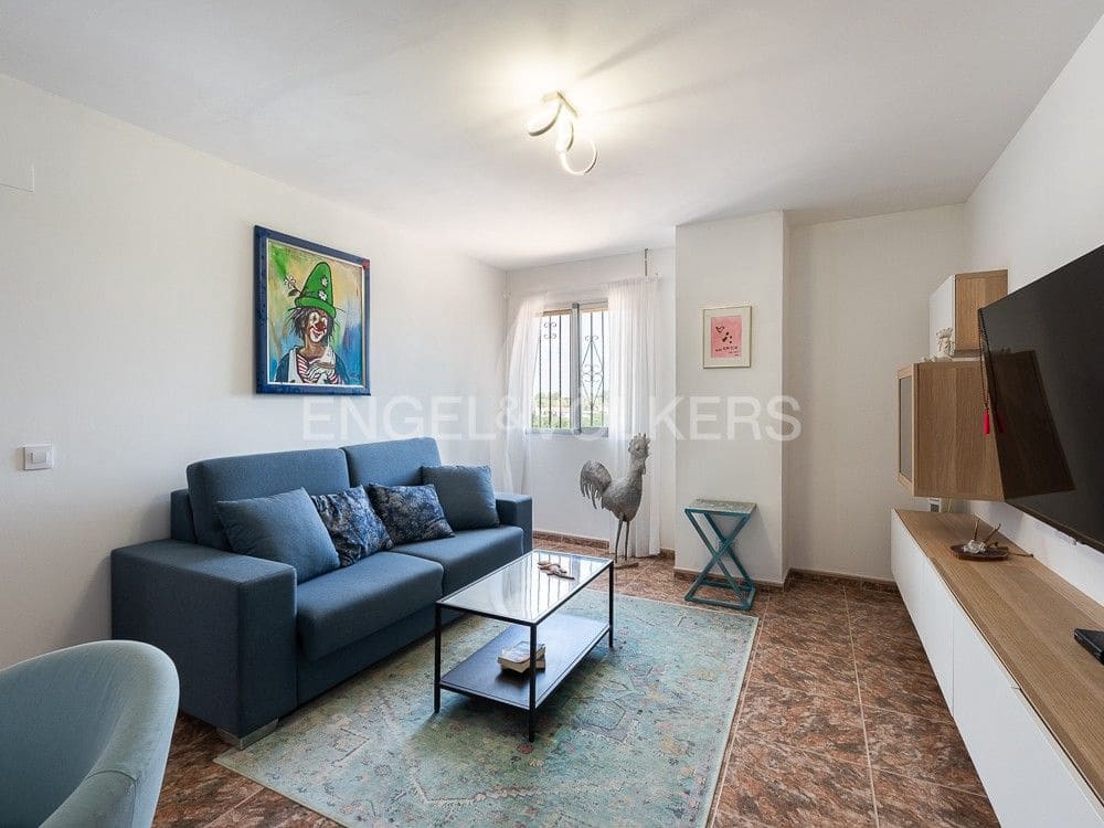 4 bedroom Semi-detached Villa for sale in Alberic with pool garage - € 355,000 (Ref: 8234976)
