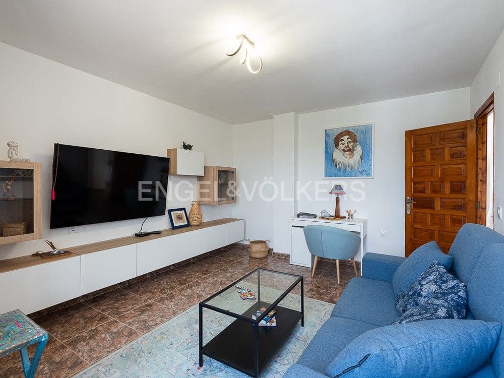 4 bedroom Semi-detached Villa for sale in Alberic with pool garage - € 355,000 (Ref: 8234976)