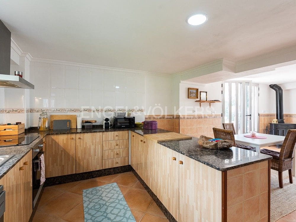 4 bedroom Semi-detached Villa for sale in Alberic with pool garage - € 355,000 (Ref: 8234976)