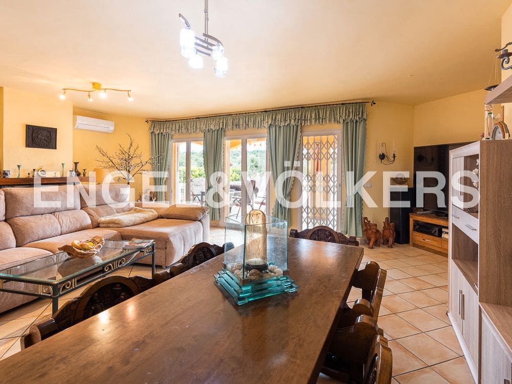 2 bedroom Villa for sale in Calig with garage - € 375,000 (Ref: 8235016)