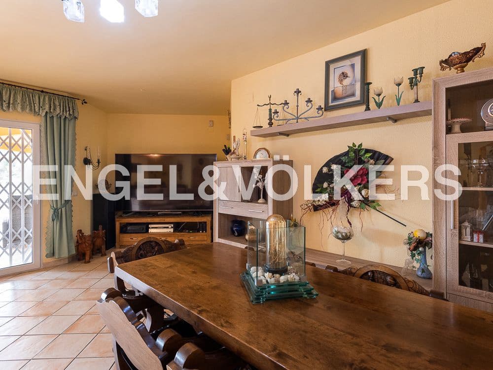 2 bedroom Villa for sale in Calig with garage - € 375,000 (Ref: 8235016)