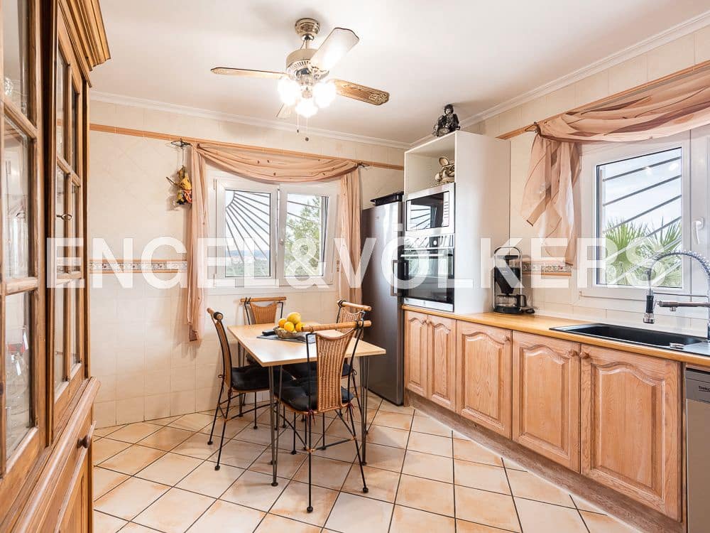 2 bedroom Villa for sale in Calig with garage - € 375,000 (Ref: 8235016)