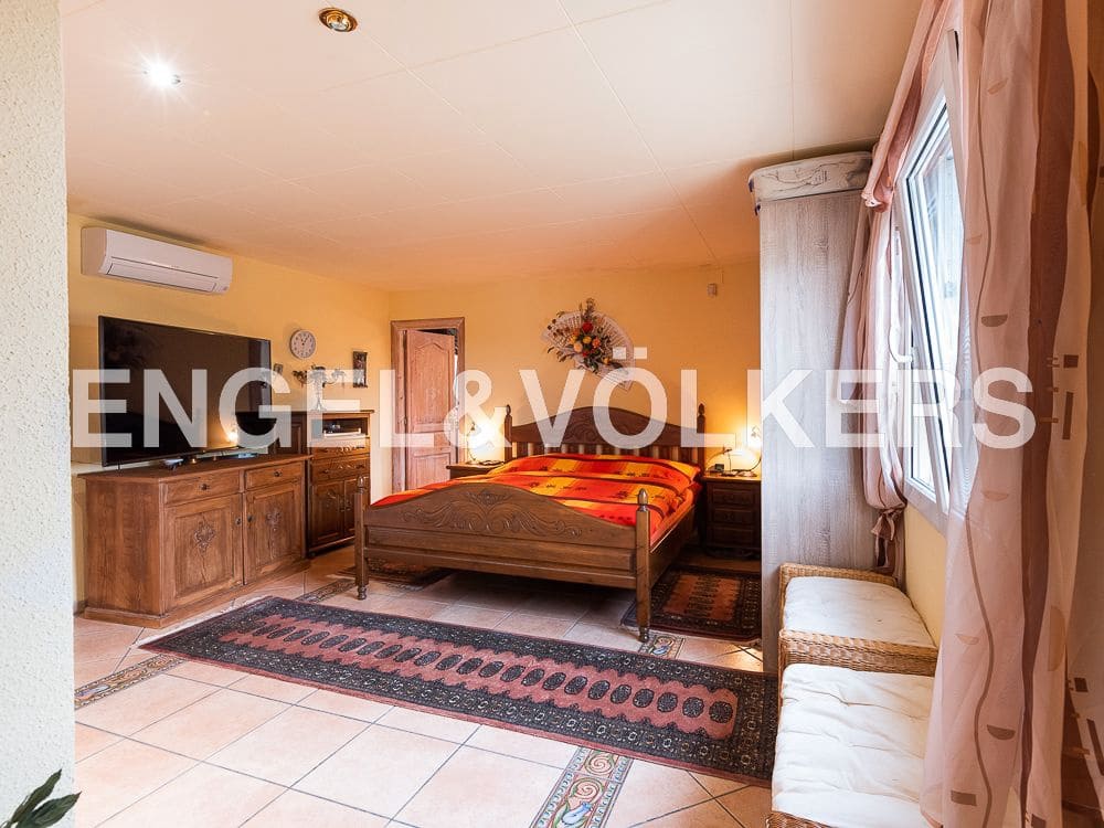 2 bedroom Villa for sale in Calig with garage - € 375,000 (Ref: 8235016)