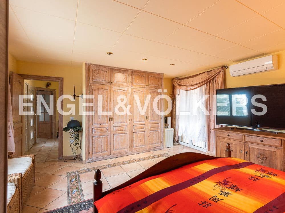 2 bedroom Villa for sale in Calig with garage - € 375,000 (Ref: 8235016)