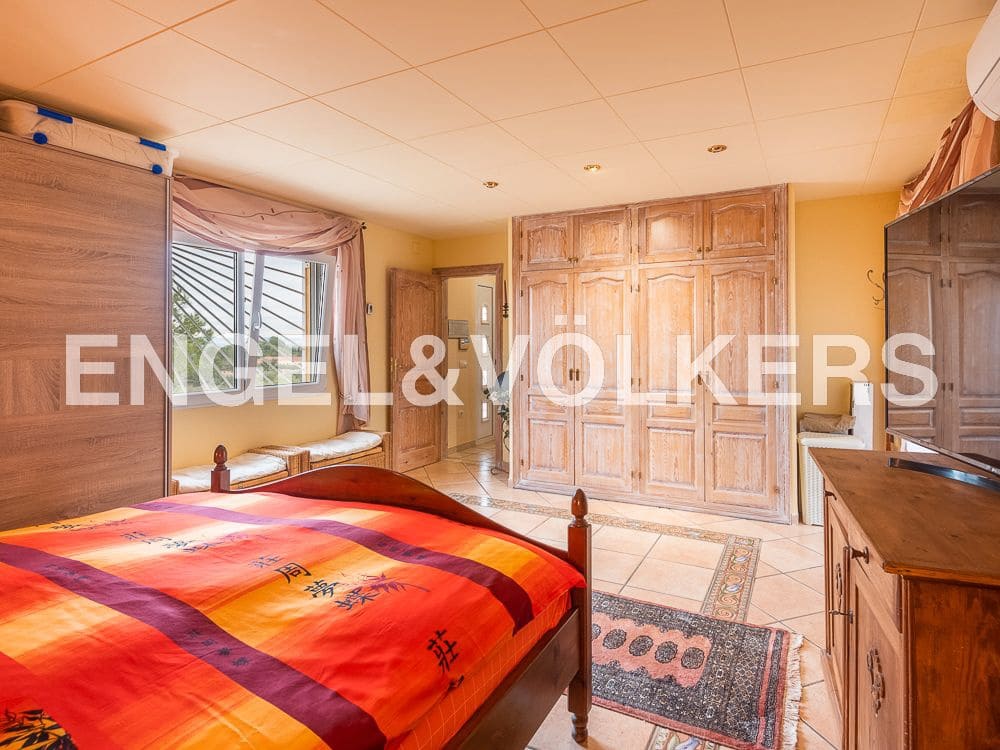 2 bedroom Villa for sale in Calig with garage - € 375,000 (Ref: 8235016)
