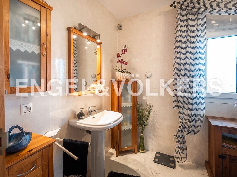 2 bedroom Villa for sale in Calig with garage - € 375,000 (Ref: 8235016)