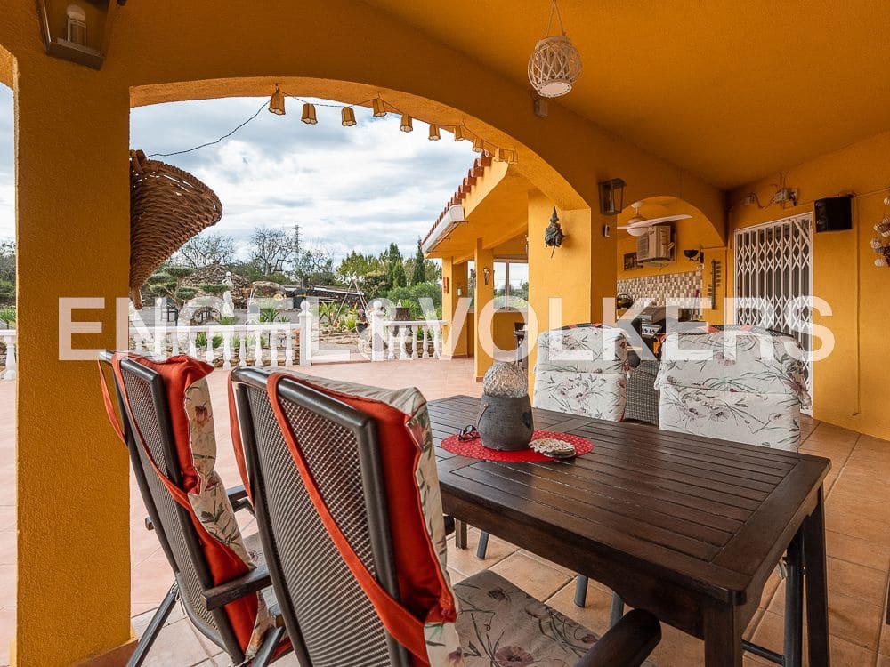 2 bedroom Villa for sale in Calig with garage - € 375,000 (Ref: 8235016)