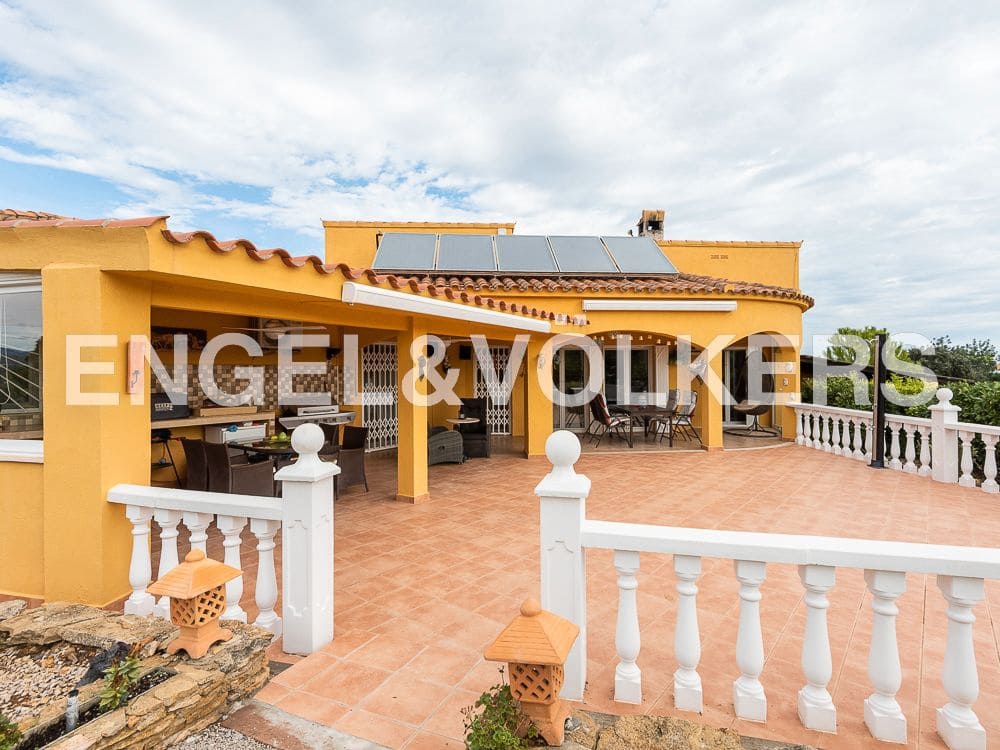 2 bedroom Villa for sale in Calig with garage - € 375,000 (Ref: 8235016)