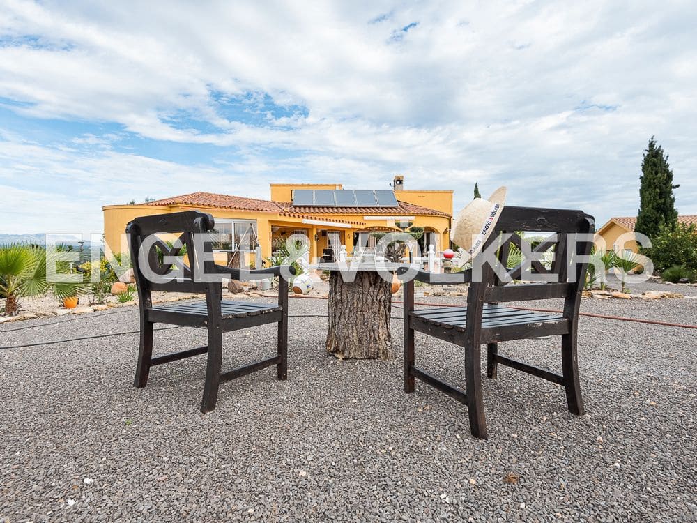 2 bedroom Villa for sale in Calig with garage - € 375,000 (Ref: 8235016)