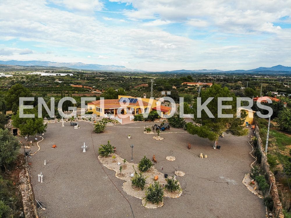 2 bedroom Villa for sale in Calig with garage - € 375,000 (Ref: 8235016)