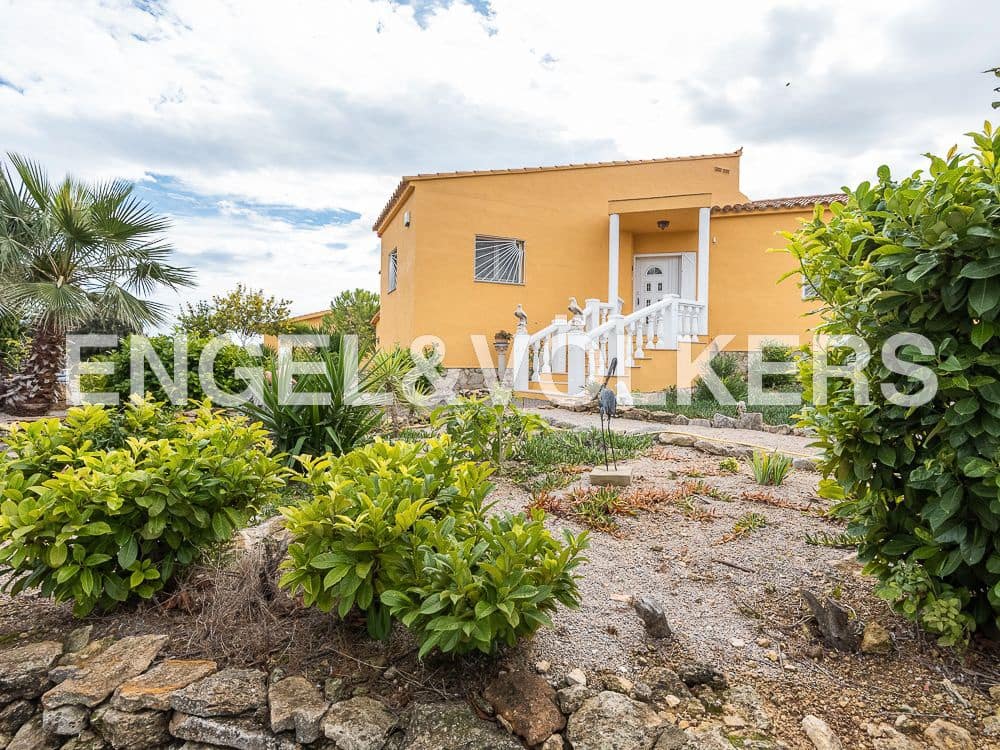 2 bedroom Villa for sale in Calig with garage - € 375,000 (Ref: 8235016)
