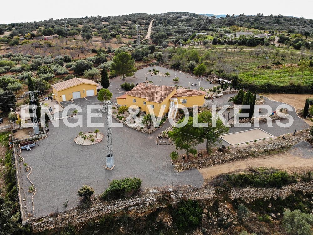 2 bedroom Villa for sale in Calig with garage - € 375,000 (Ref: 8235016)