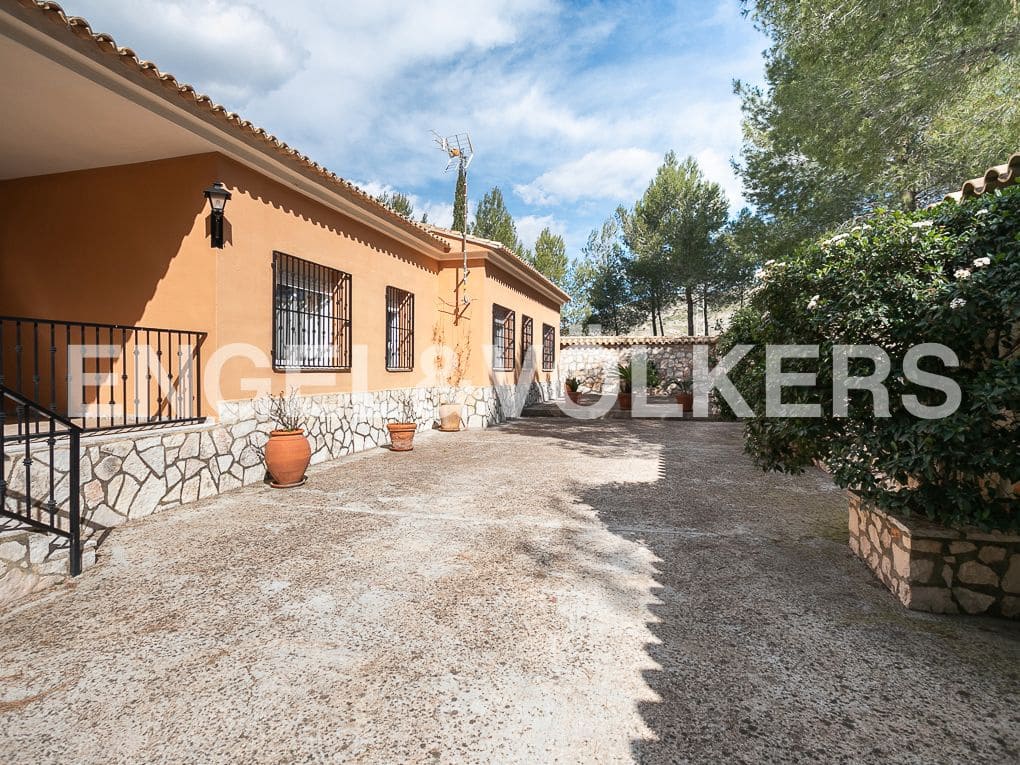3 bedroom Finca/Country House for sale in Carcaixent with pool garage - € 395,000 (Ref: 8235024)