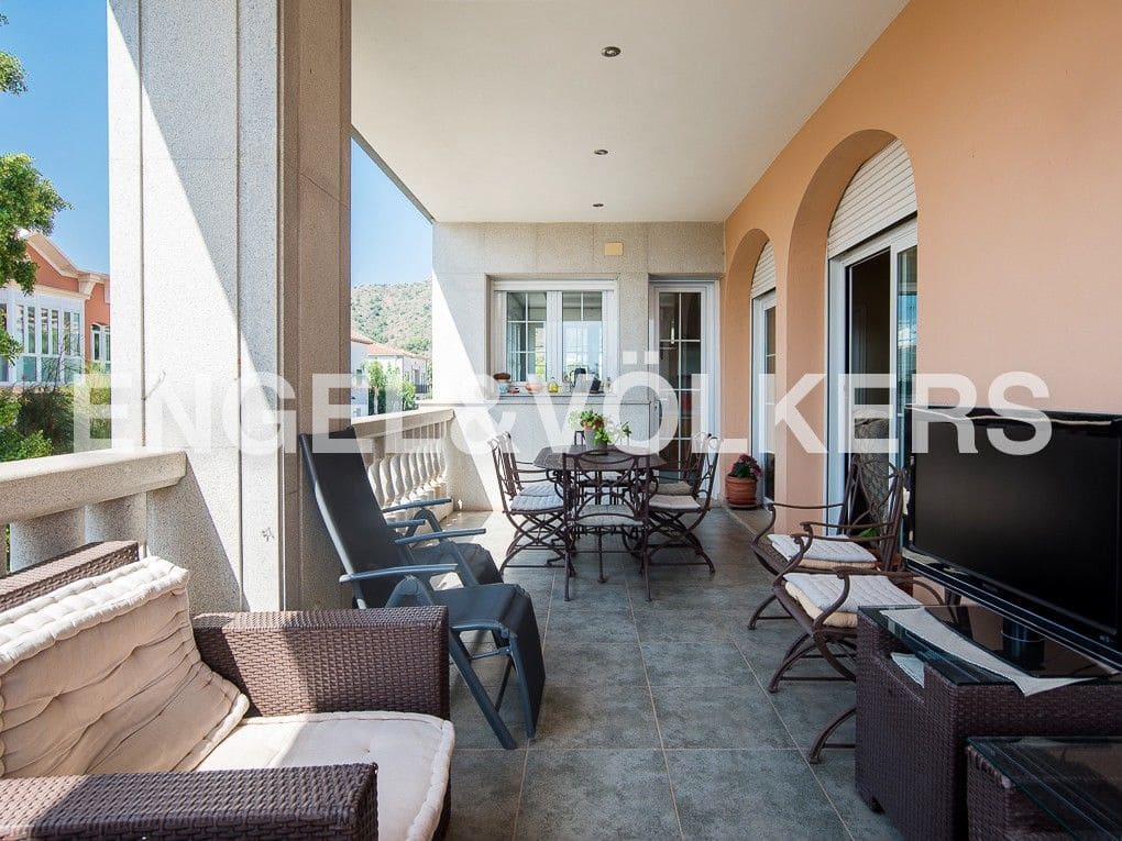 5 bedroom Villa for sale in La Vall d'Uixo with garage - € 950,000 (Ref: 8235044)
