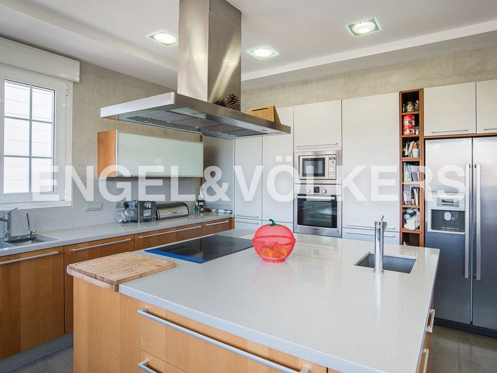5 bedroom Villa for sale in La Vall d'Uixo with garage - € 950,000 (Ref: 8235044)