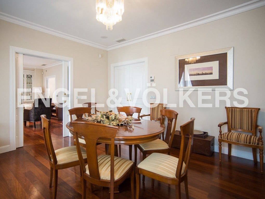 5 bedroom Villa for sale in La Vall d'Uixo with garage - € 950,000 (Ref: 8235044)