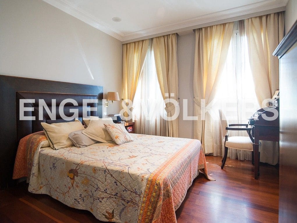 5 bedroom Villa for sale in La Vall d'Uixo with garage - € 950,000 (Ref: 8235044)