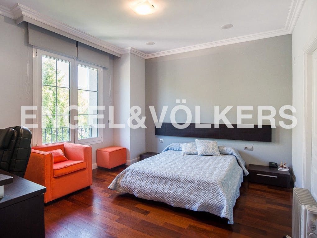 5 bedroom Villa for sale in La Vall d'Uixo with garage - € 950,000 (Ref: 8235044)