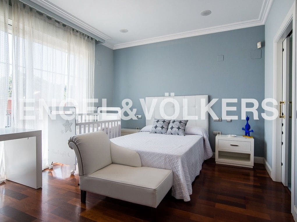 5 bedroom Villa for sale in La Vall d'Uixo with garage - € 950,000 (Ref: 8235044)