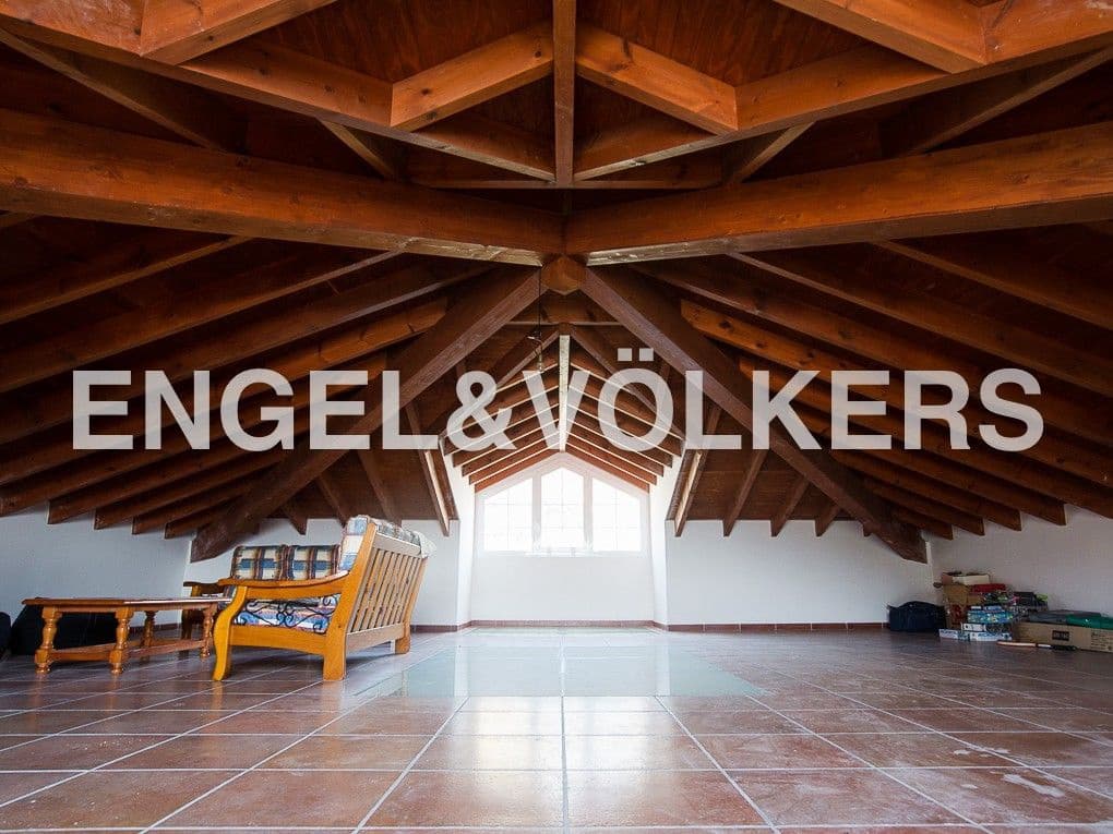 5 bedroom Villa for sale in La Vall d'Uixo with garage - € 950,000 (Ref: 8235044)