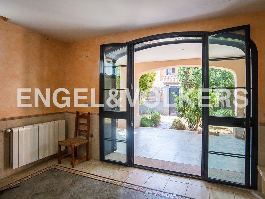 5 bedroom Villa for sale in La Vall d'Uixo with garage - € 950,000 (Ref: 8235044)