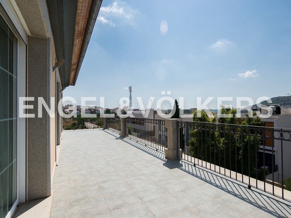 5 bedroom Villa for sale in La Vall d'Uixo with garage - € 950,000 (Ref: 8235044)