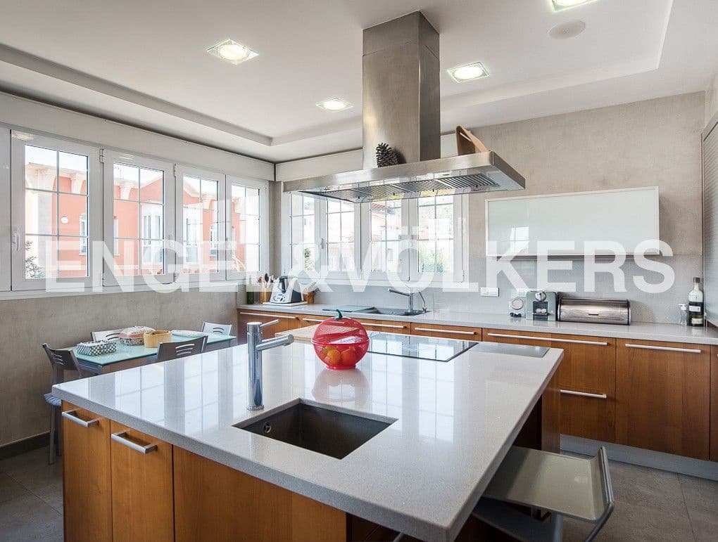 5 bedroom Villa for sale in La Vall d'Uixo with garage - € 950,000 (Ref: 8235044)
