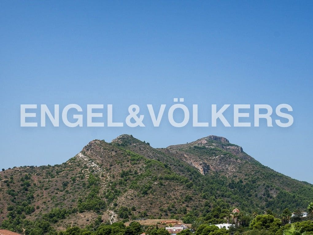 5 bedroom Villa for sale in La Vall d'Uixo with garage - € 950,000 (Ref: 8235044)