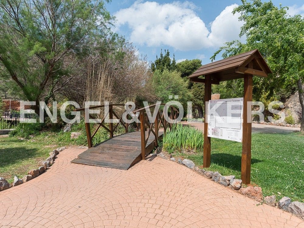 5 bedroom Villa for sale in La Vall d'Uixo with garage - € 950,000 (Ref: 8235044)